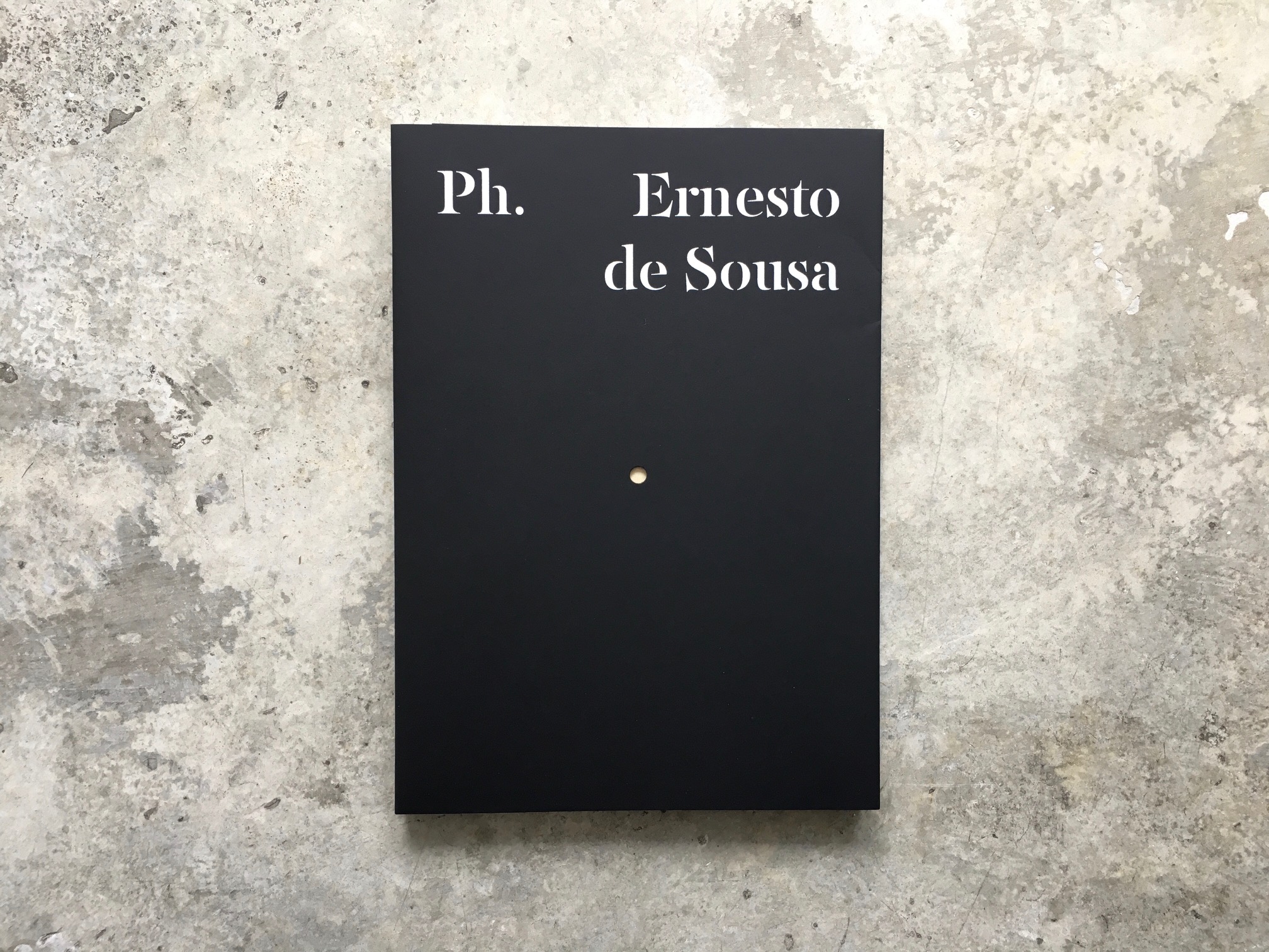 No centenário de Ernesto de Sousa, Imprensa Nacional lança novo livro da Série Ph.